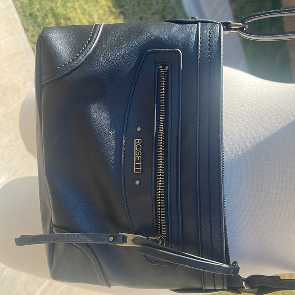 Cute Rosetti black purse side body! Lots of pockets. - Picture 4 of 8